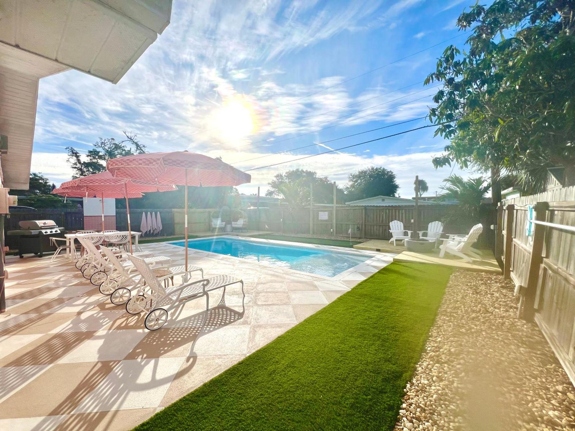 Luxury Villa 3 Blocks From The Beach With A Pool, Fire Pit And Outdoor Oasis Кейп Канаверал Екстериор снимка